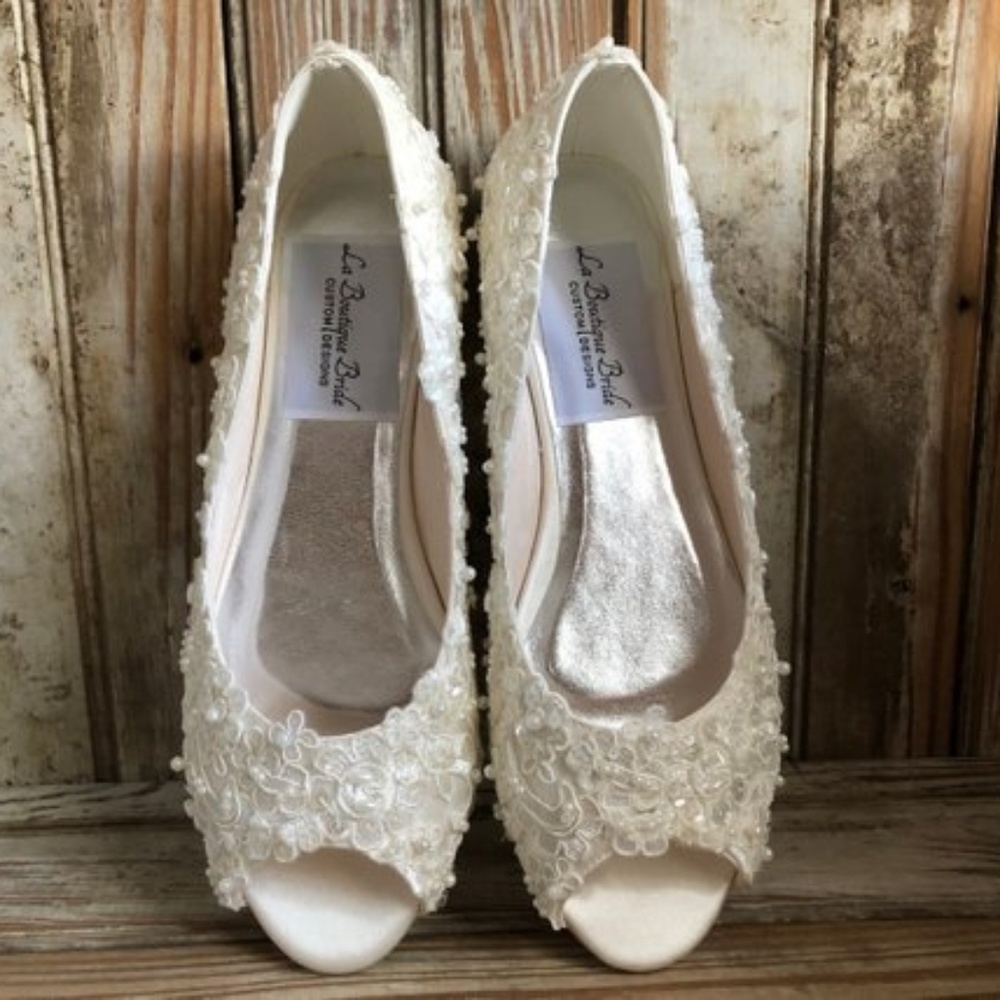 FLASH SALE 6.5D  Lace & Pearl Ivory Bridal Shoes